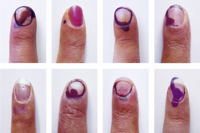 « Marks of Democracy / Portraits of the Voters » (détail), Osman Bozkurt, 2002